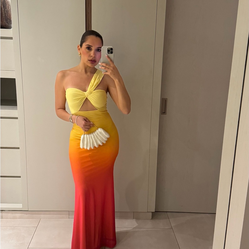 One-Shoulder Ombre Cutout Evening Dress in Yellow to Coral - Picture 3 of 3